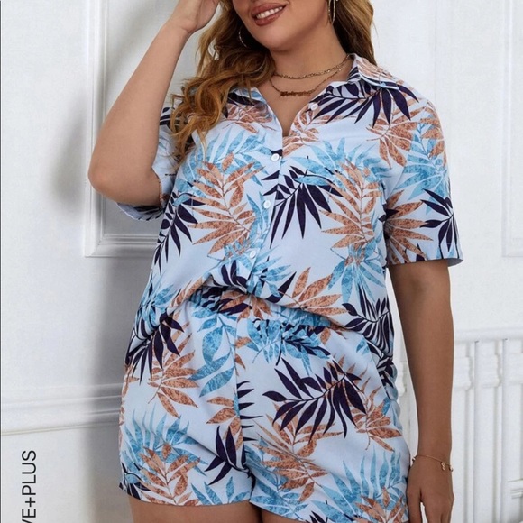 Shein Tropical Print Blouse & Shorts set - Picture 9 of 10